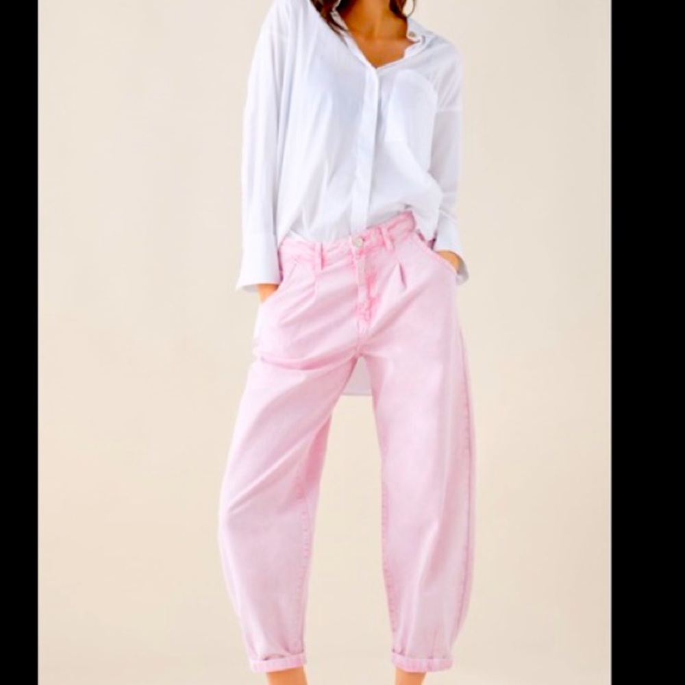 SLOUCHY PINK JEANS by Zara